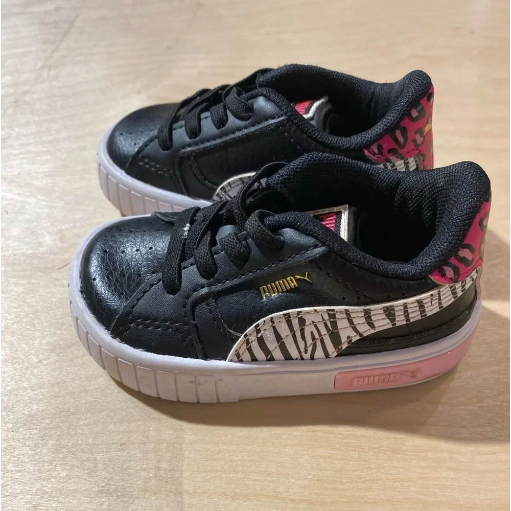 Puma Infant Sneakers size 5C (JY)